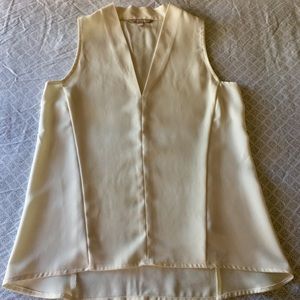 {BR} V-Neck Sleeveless Blouse